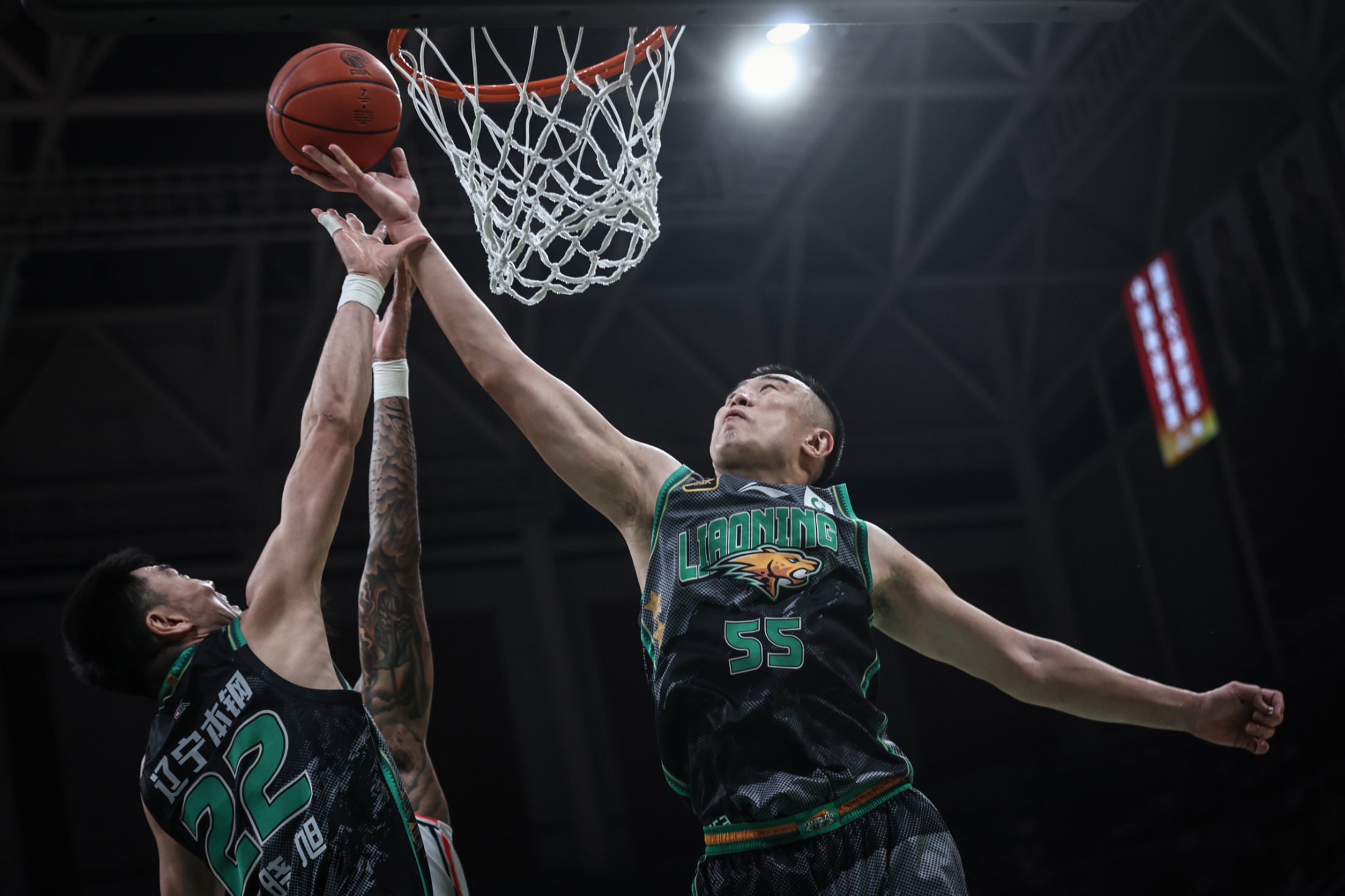 南宫体育集团-NBA常规赛今晚再迎强敌，里昂远射贴柱，主帅态度：压力陡增，心理建设被强调(nba常规赛安排表)